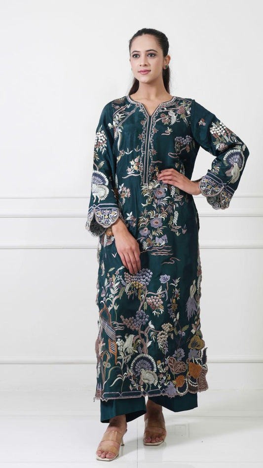 Embroidered suit with modern touch